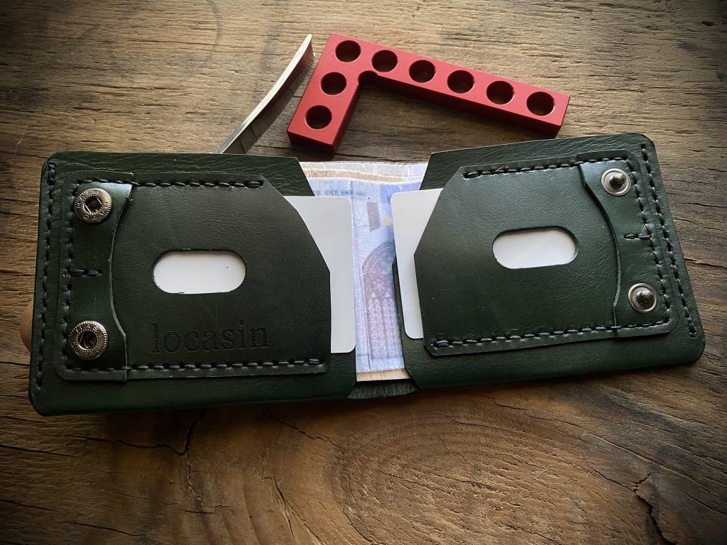 Χειροποίητο bifold πορτοφόλι από premium top‑grain δέρμα